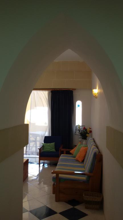 Apartment Xemxija *
